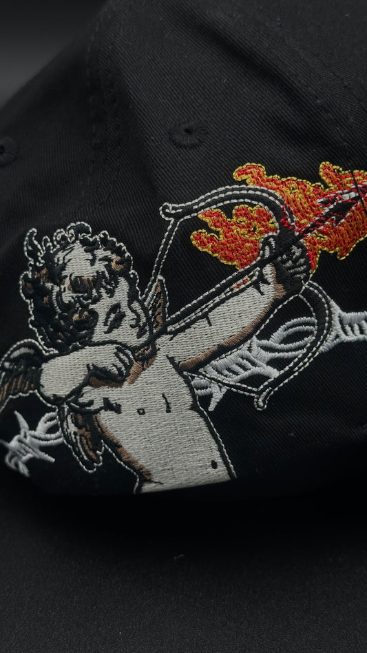 Gorra Baez X Oscar Maydon Quien Me Cuida No Duerme