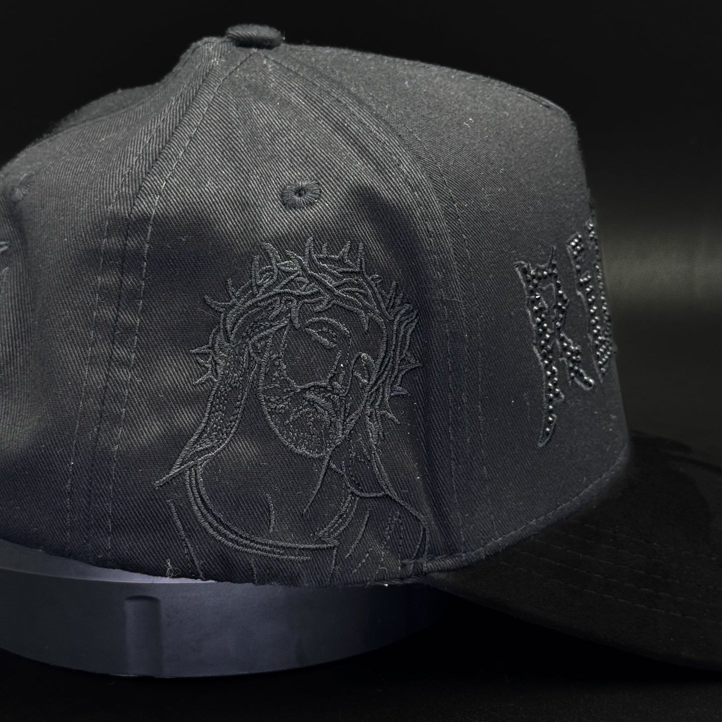 Rude Jesús crystals black