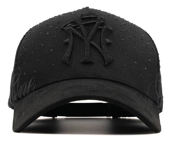 31 Hats Forever Black