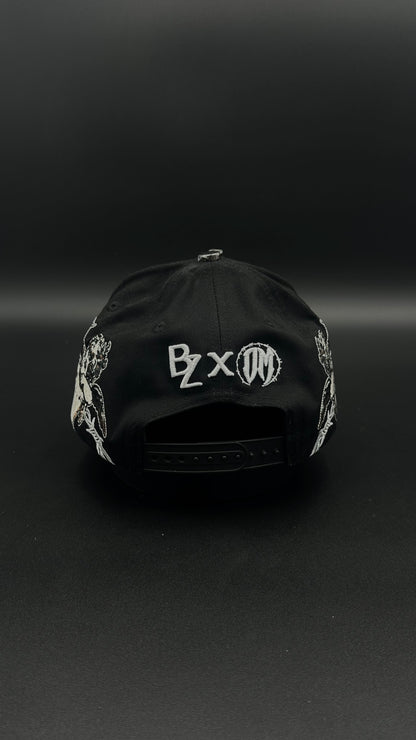 Gorra Baez X Oscar Maydon Quien Me Cuida No Duerme