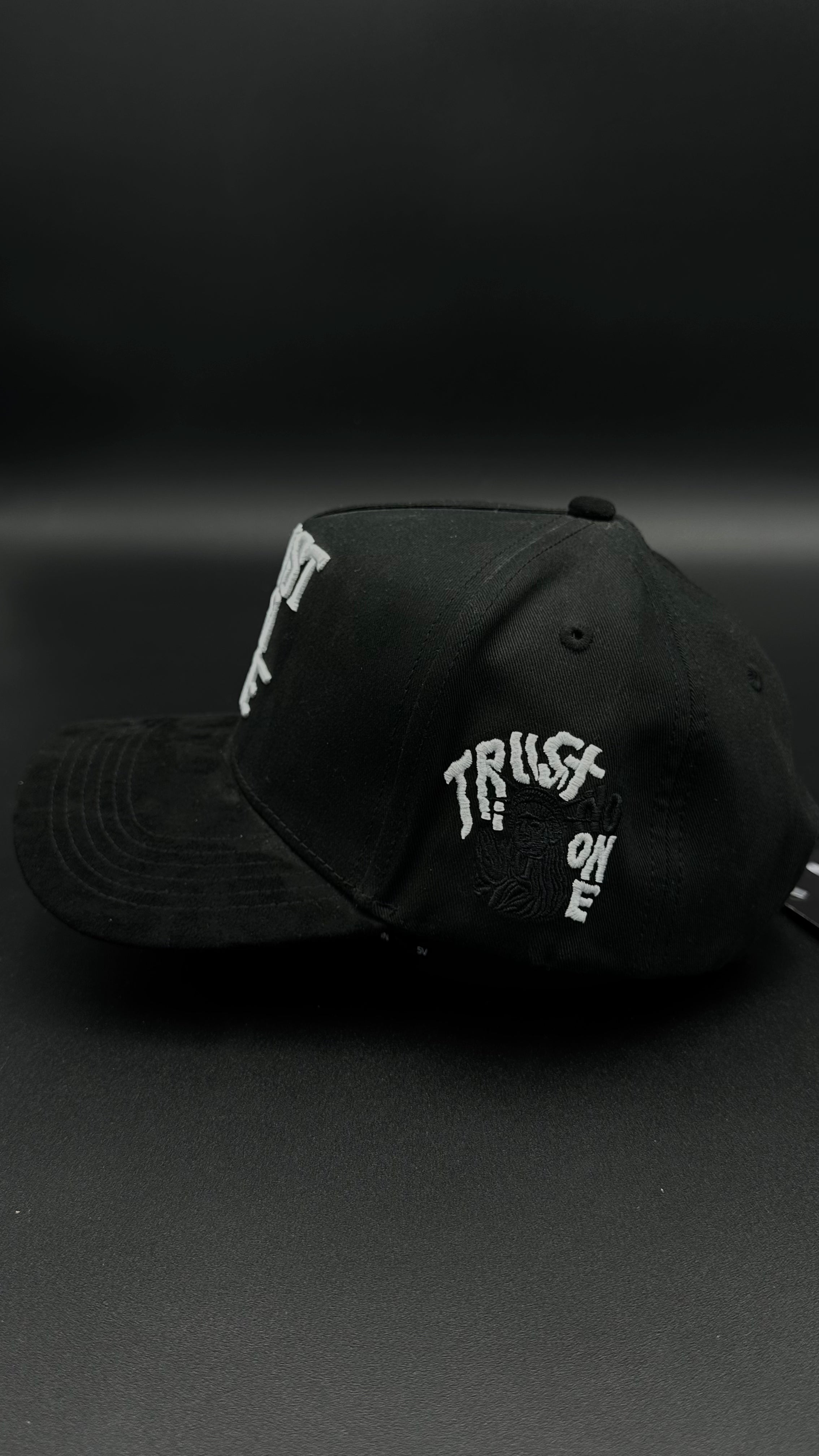 Gorra LLS Hats Trust No One